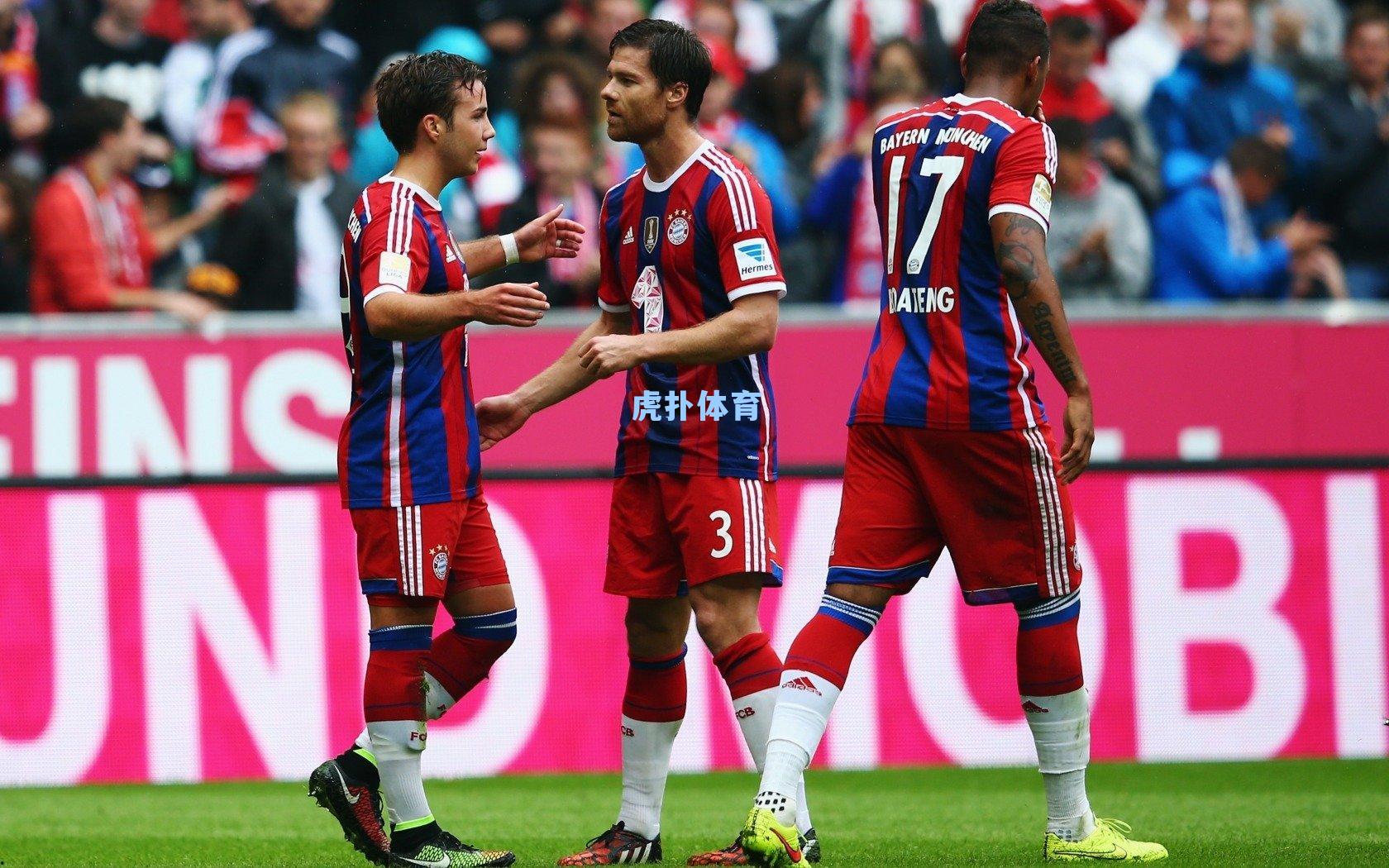 法国队迎新传统再现，埃基蒂克与阿克利乌什献唱，新生代接过高卢雄鸡传承火炬