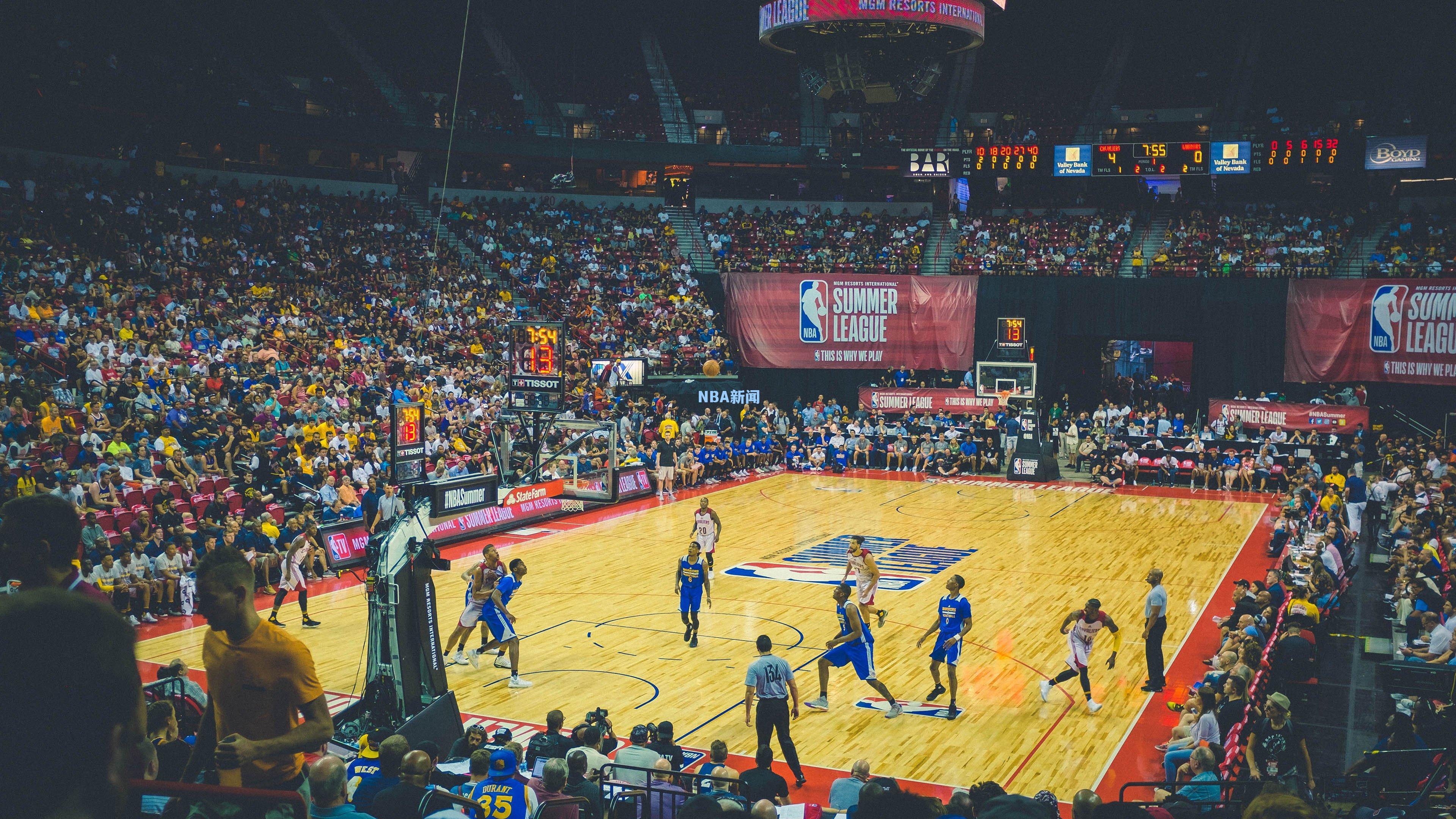 本泽马公开力挺前里昂主席竞选市长，赞其将里昂从低谷带上欧洲之巅